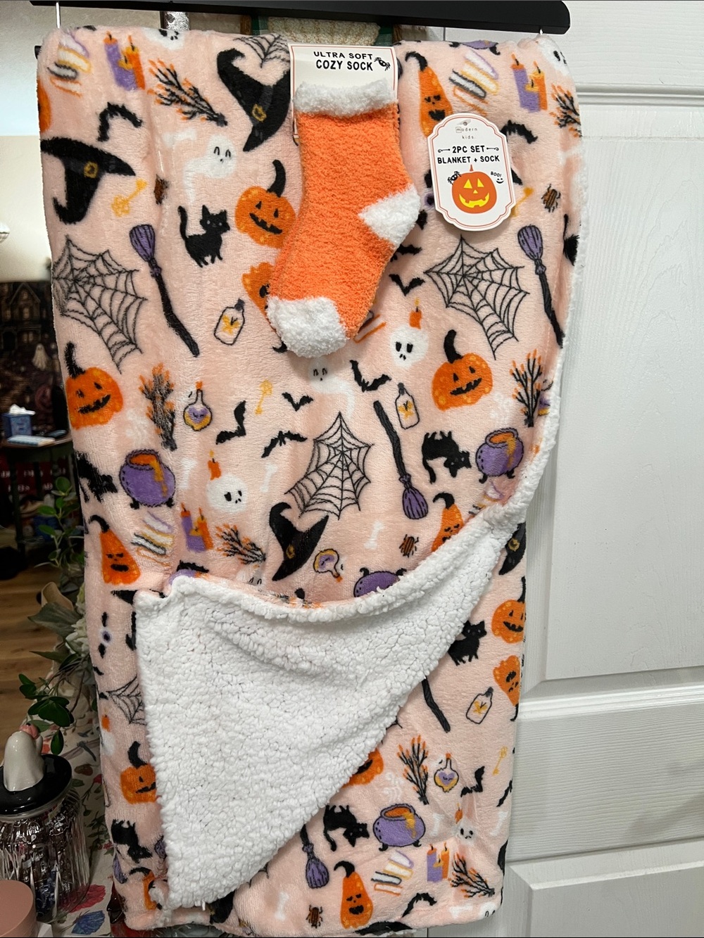 Source Unknown Pink and Orange Halloween Blanket & Cozy Sock Set